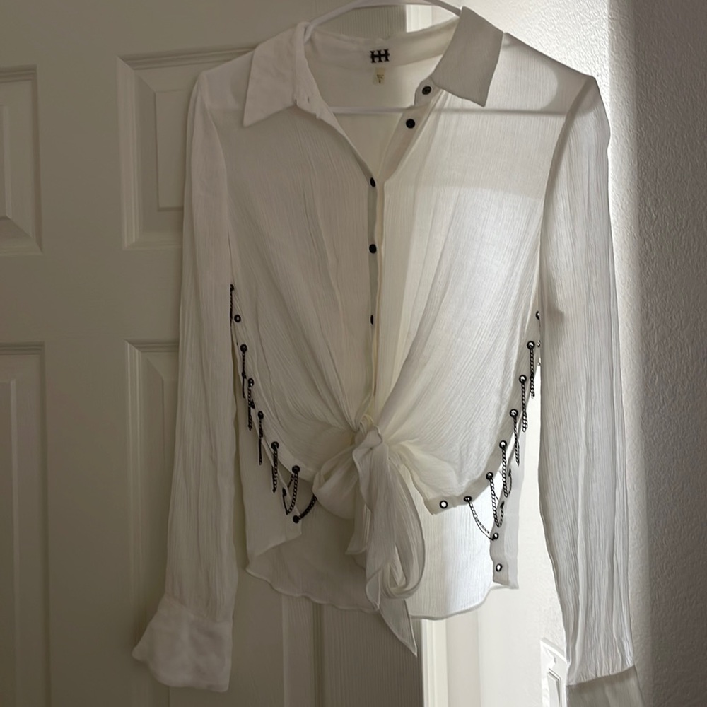 Gorgeous White Edgy Blouse